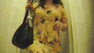 Zaradi gostega črnega tiča bela dekleta zevajo v rit