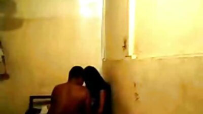 Seks zrele IR žene s temnopoltim fantom v motelski sobi