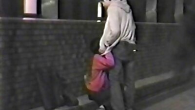 Nekaj ​​zabave s svojim pripravljenim telesom, nato pa močno posrka moj pik