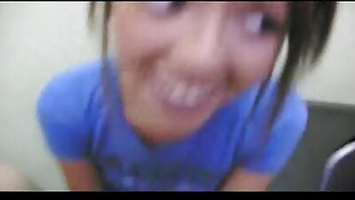 Prsata blondinka prasica je rekla, naj pofuka dva fanta in naredi dvojno penetracijo