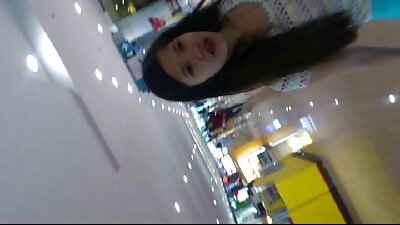 Vroča žena uživa v seansi cuckold doggystyle s črnim neznancem